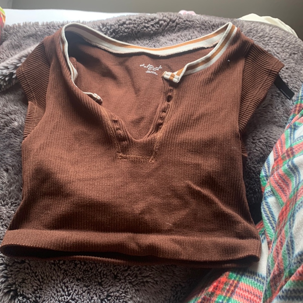 Urban outfitters brown crop top